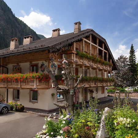 Appartamenti Ladina Campitello di Fassa Kültér fotó