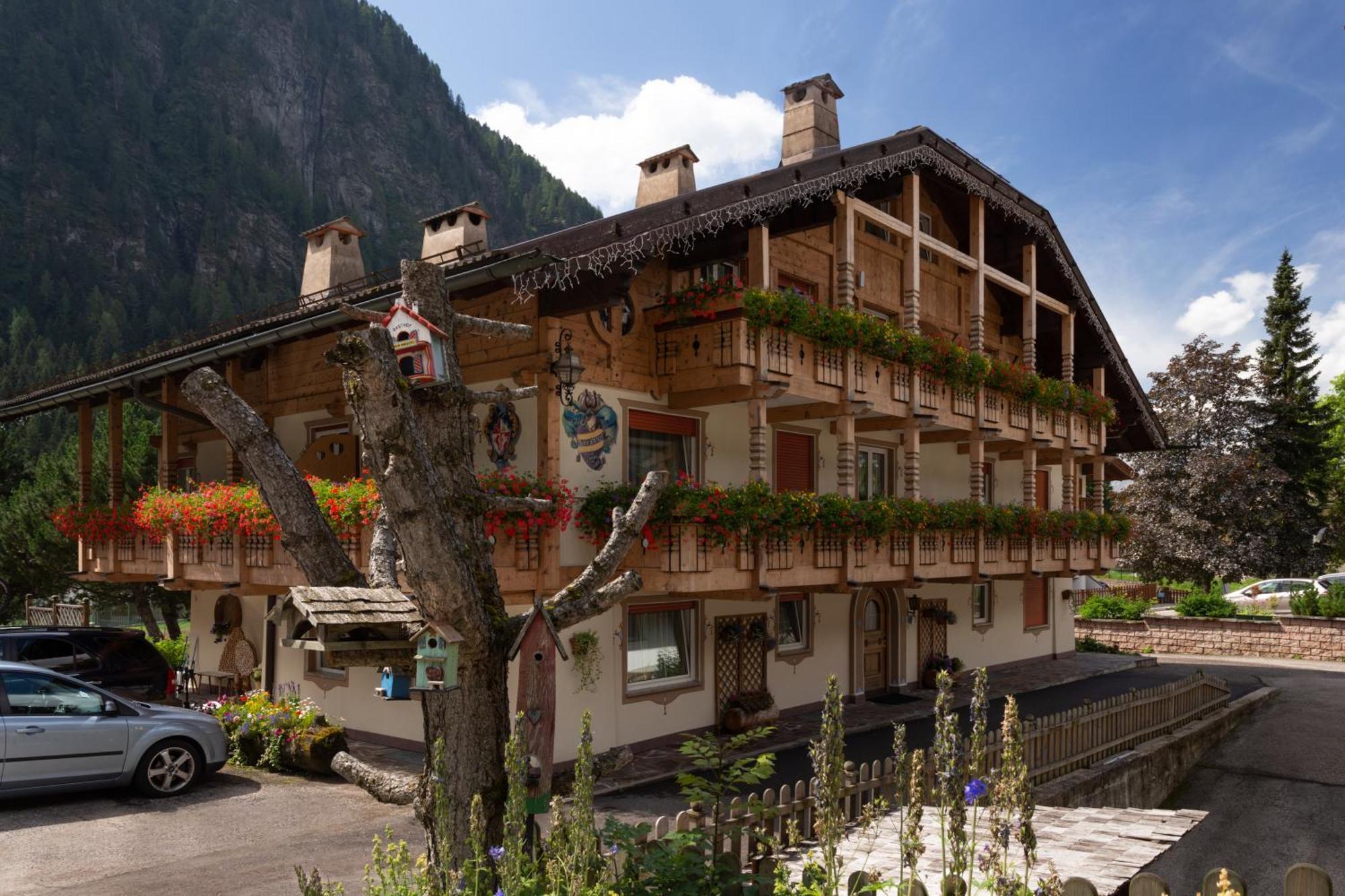 Appartamenti Ladina Campitello di Fassa Kültér fotó