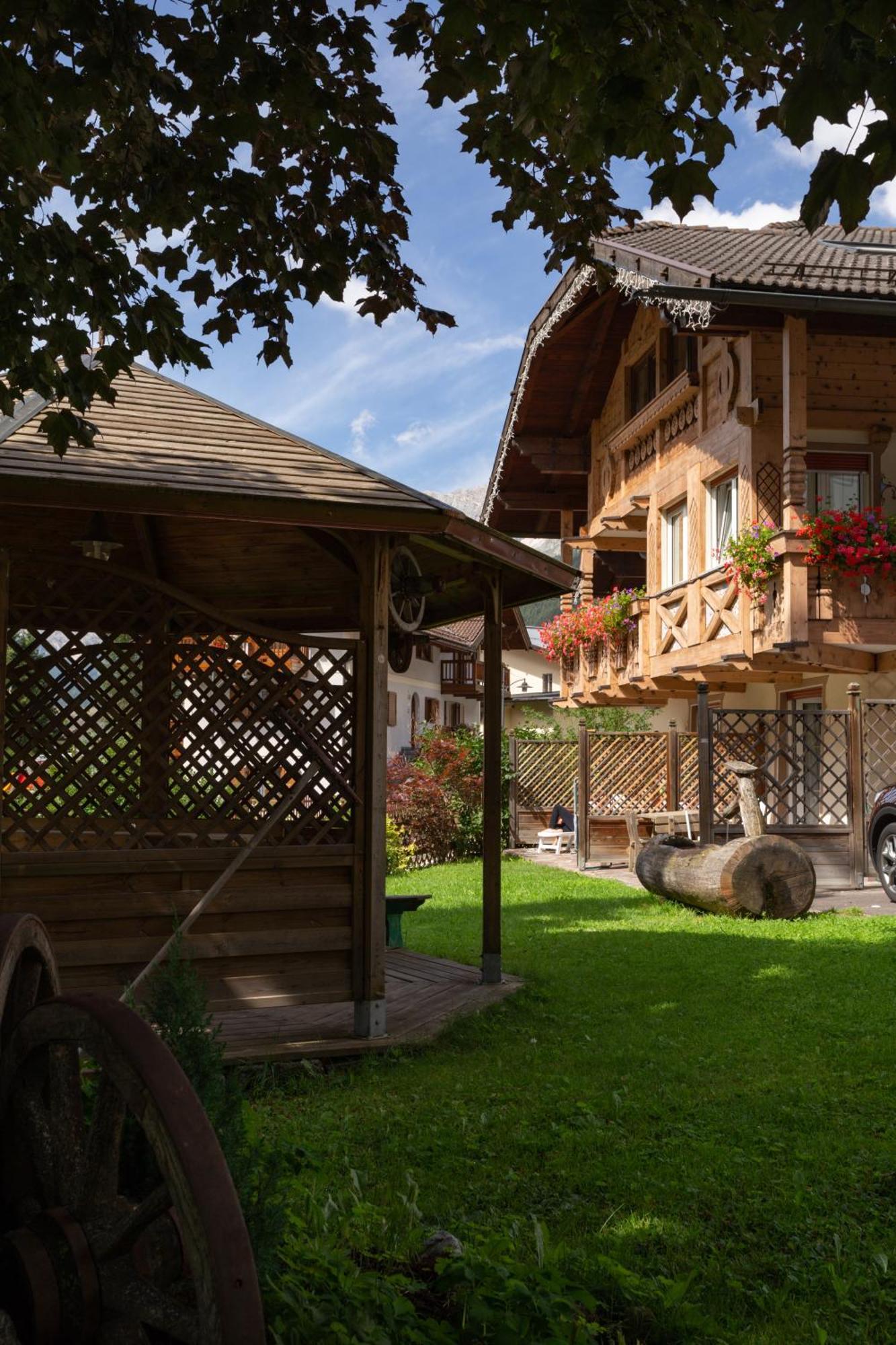 Appartamenti Ladina Campitello di Fassa Kültér fotó